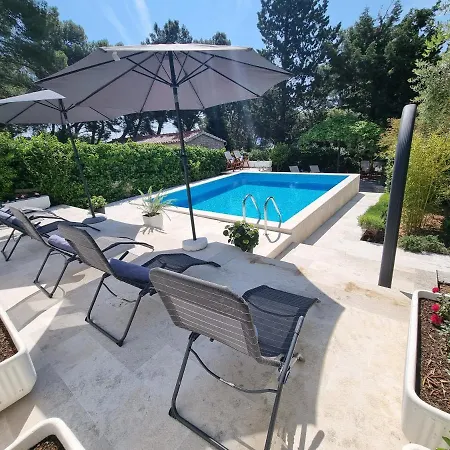 Villa Ilaria *